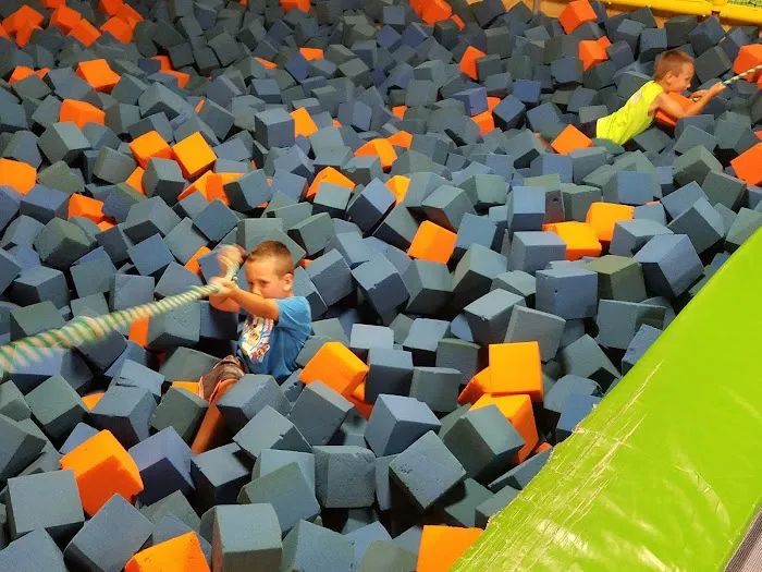 Jumping World Picture 5