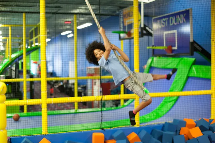 Jumping World Picture 10