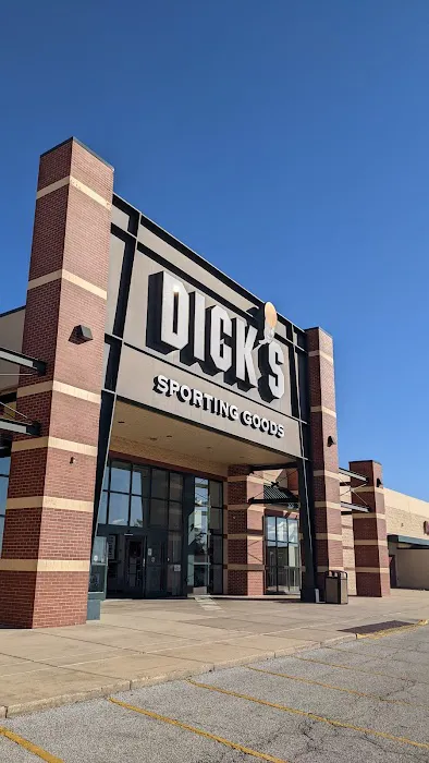 DICK'S Sporting Goods Picture 1