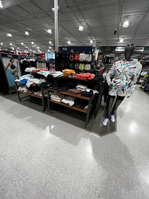 DICK'S Sporting Goods Picture 8