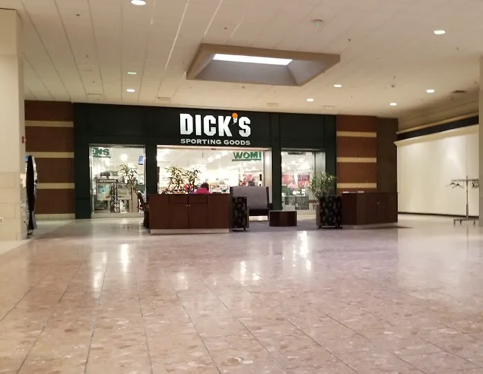 DICK'S Sporting Goods Picture 3
