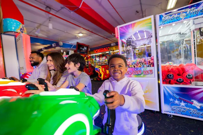 Laser Bounce Family Fun Center Picture 2