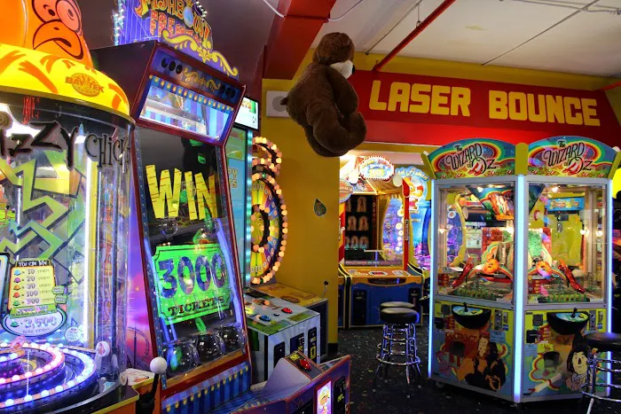 Laser Bounce Family Fun Center Picture 5