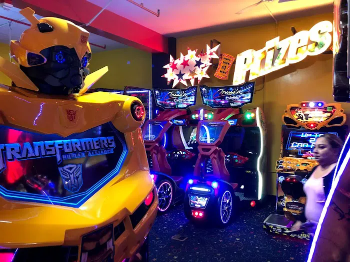Laser Bounce Family Fun Center Picture 7