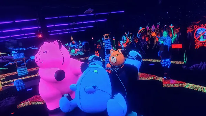 Monster Mini Golf Garden City Picture 4