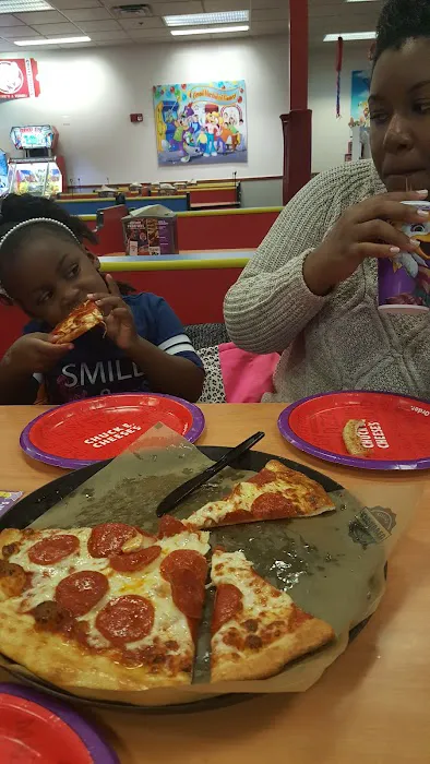 Chuck E. Cheese Picture 5