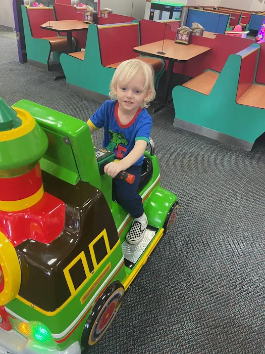Chuck E. Cheese Picture 2