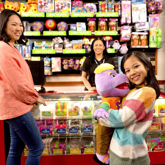 Chuck E. Cheese Picture 8