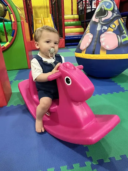 La-La Land ! Fun indoor Playground ! Royal Palm Beach Picture 1