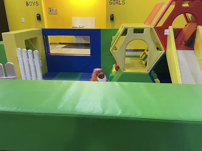 La-La Land ! Fun indoor Playground ! Royal Palm Beach Picture 3