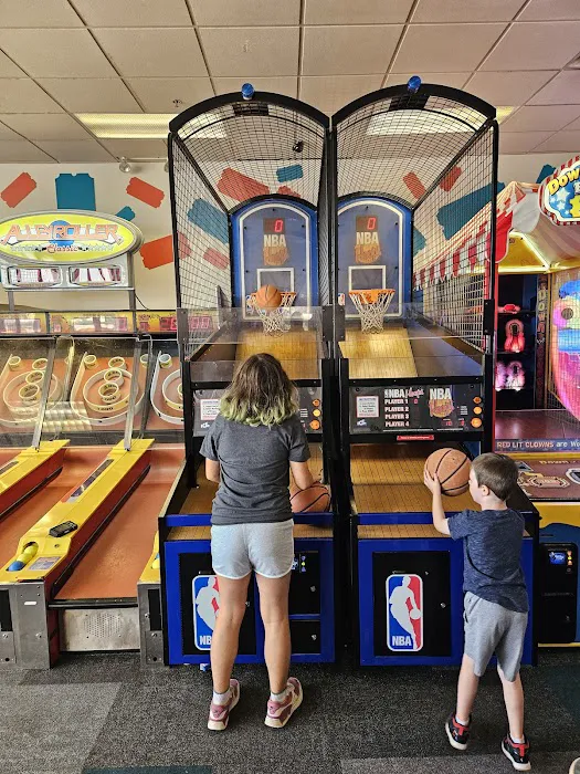 Chuck E. Cheese Picture 2