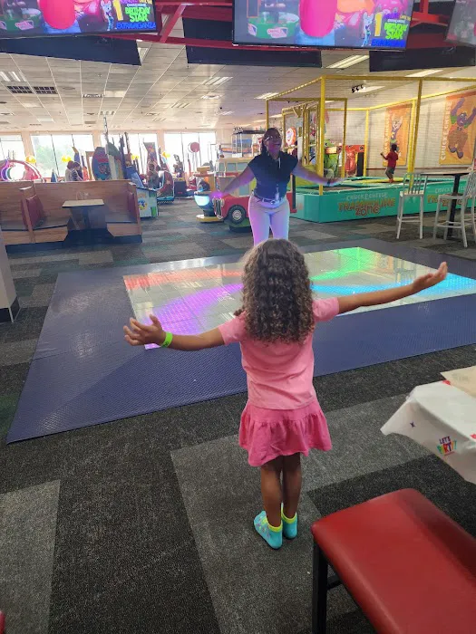 Chuck E. Cheese Picture 9