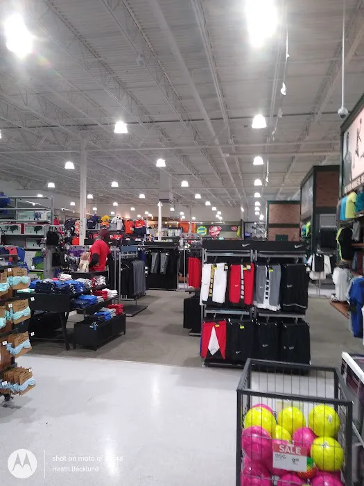 DICK'S Sporting Goods Picture 8