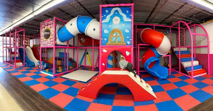 Tiny Tiger's Playhouse Picture 1