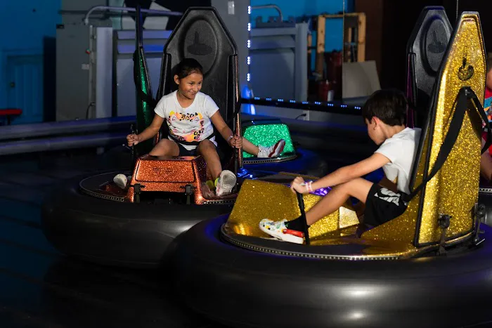 Flip N' Fun Trampoline Park Picture 8