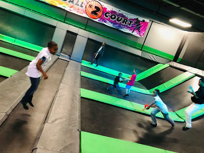 Flip N' Fun Trampoline Park Picture 3