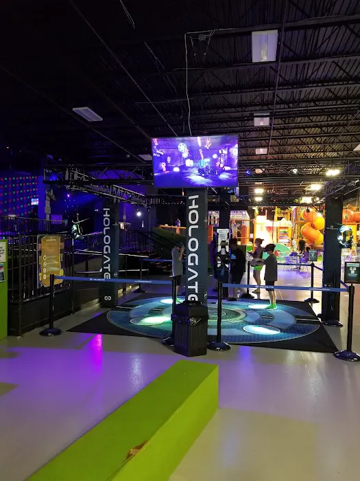 Aero Trampoline Park Picture 7