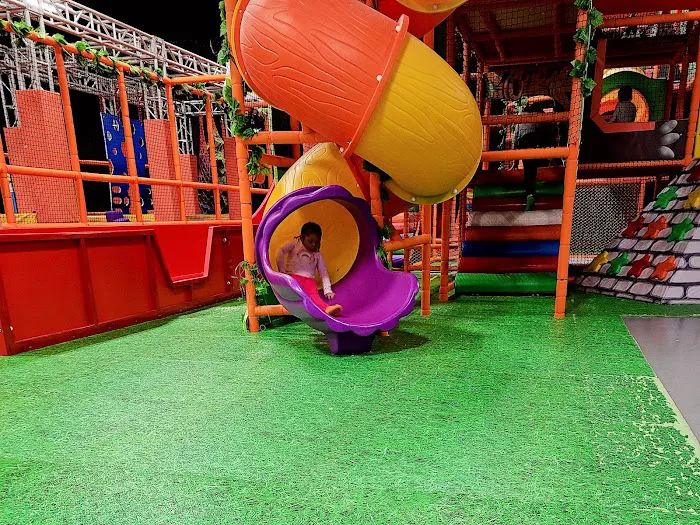 Aero Trampoline Park Picture 4