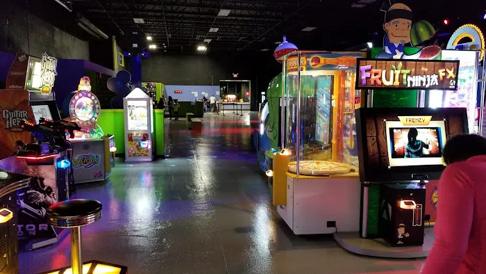 Aero Trampoline Park Picture 10