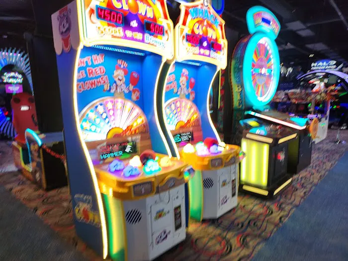 Round1 Bowling & Arcade The Maine Mall Picture 1