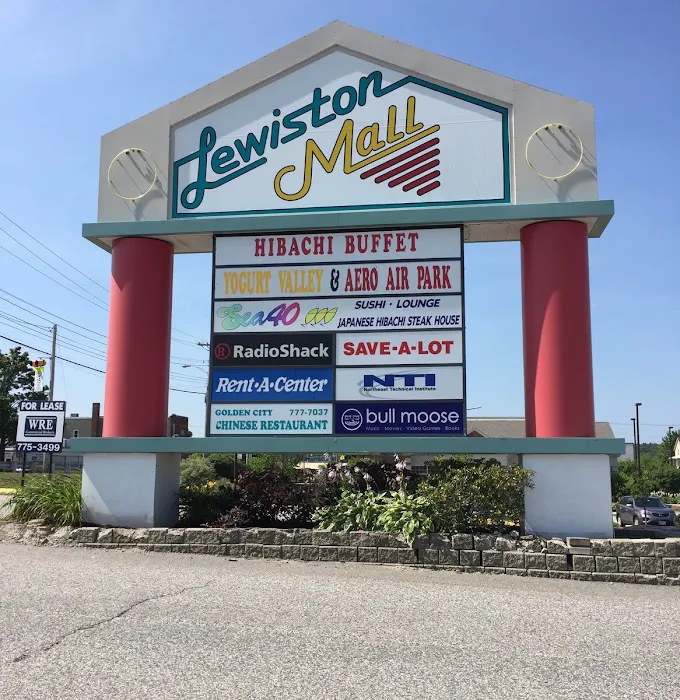 Lewiston Mall Picture 8