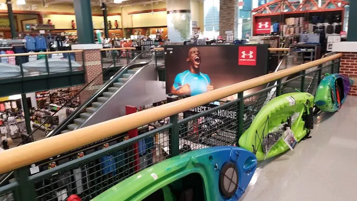 DICK'S Sporting Goods Picture 1