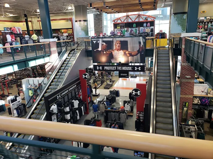 DICK'S Sporting Goods Picture 6
