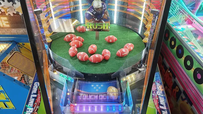 Chuck E. Cheese Picture 7