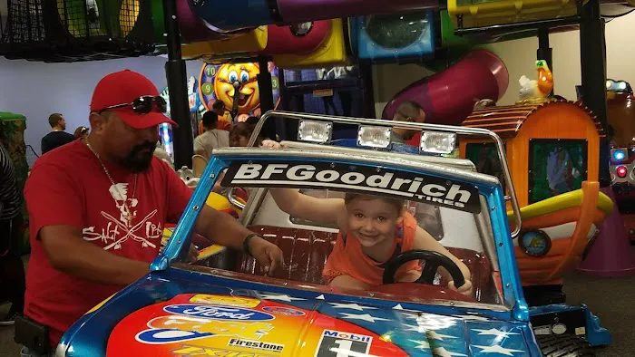 Chuck E. Cheese Picture 6