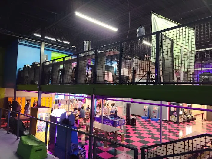 Flying Squirrel Trampoline Park Picture 8