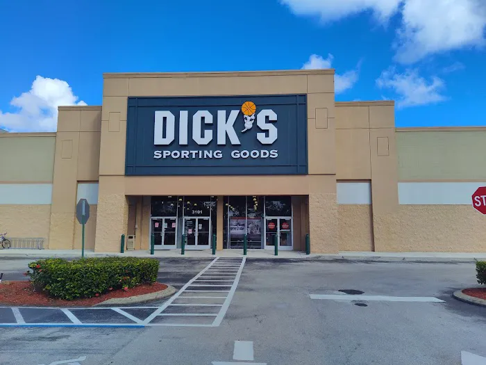 DICK'S Sporting Goods Picture 2