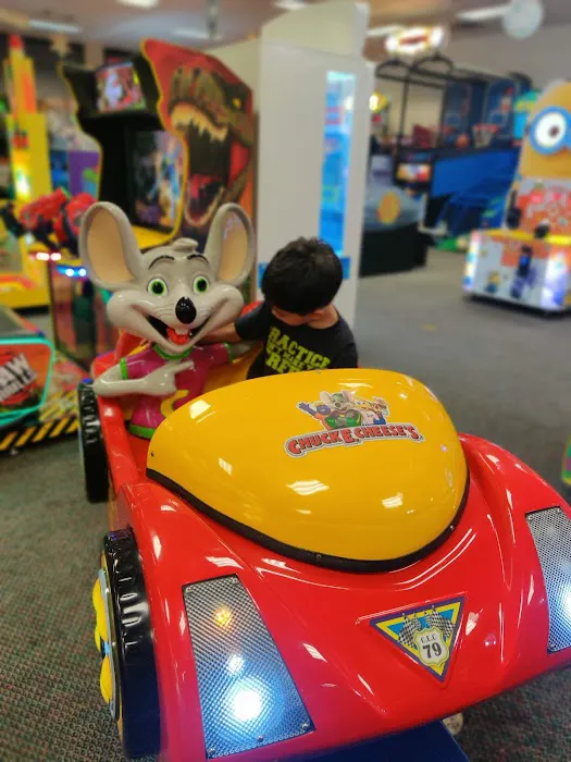Chuck E. Cheese Picture 9