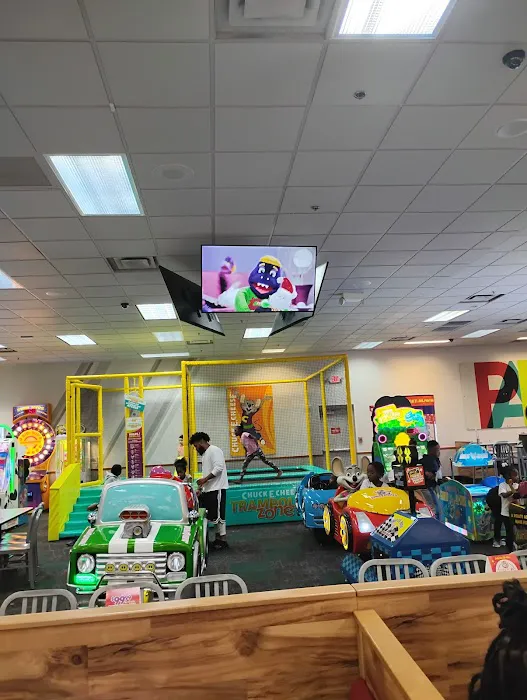 Chuck E. Cheese Picture 4