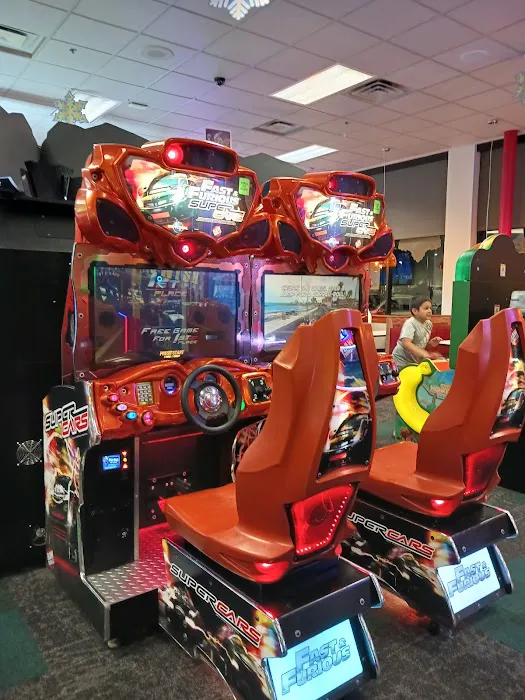 Chuck E. Cheese Picture 8