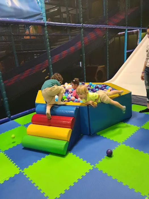 La-La Land ! Fun Indoor Playground ! Picture 2