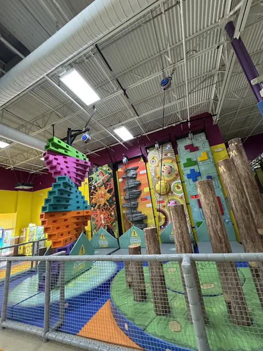 La-La Land ! Fun Indoor Playground ! Picture 6