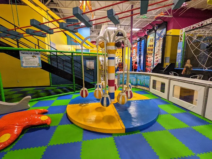 La-La Land ! Fun Indoor Playground ! Picture 7