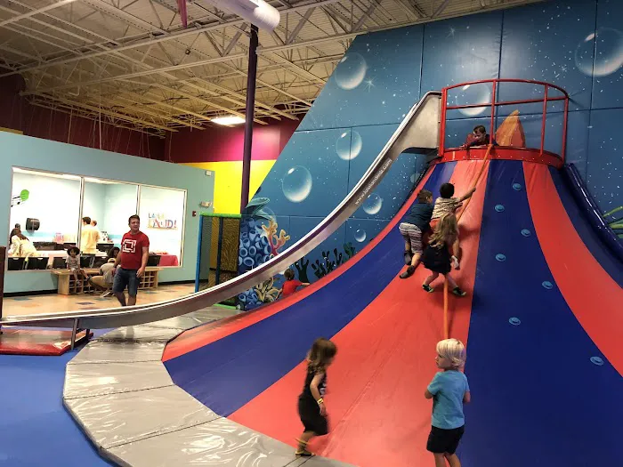 La-La Land ! Fun Indoor Playground ! Picture 1