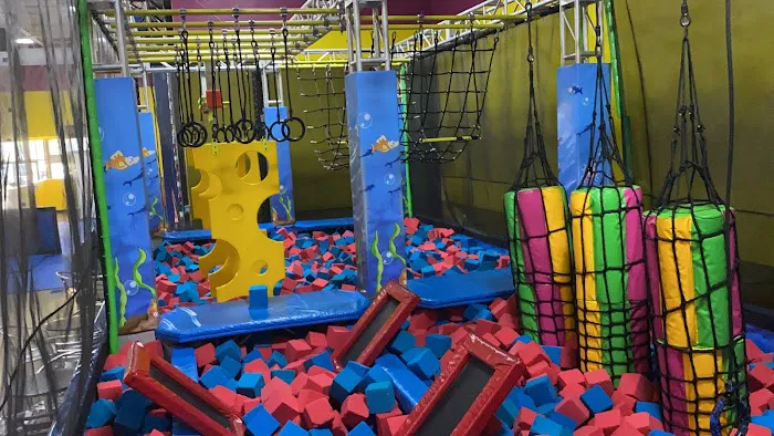 La-La Land ! Fun Indoor Playground ! Picture 9