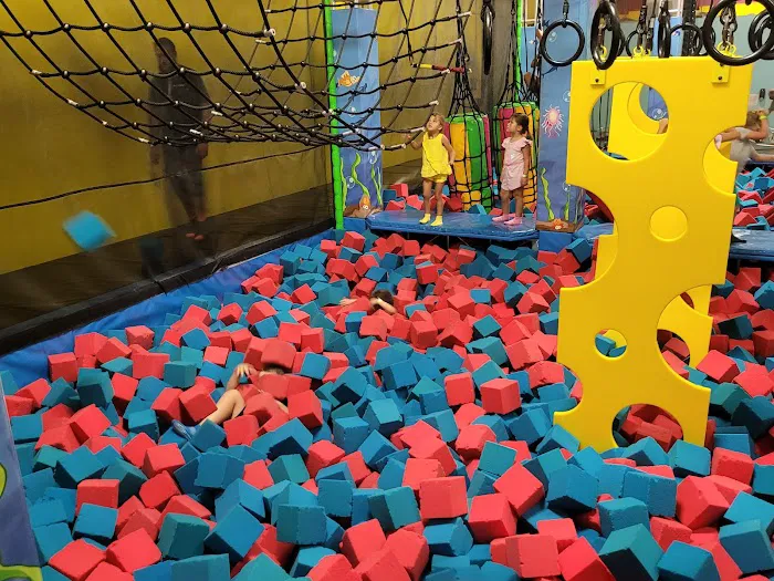 La-La Land ! Fun Indoor Playground ! Picture 5