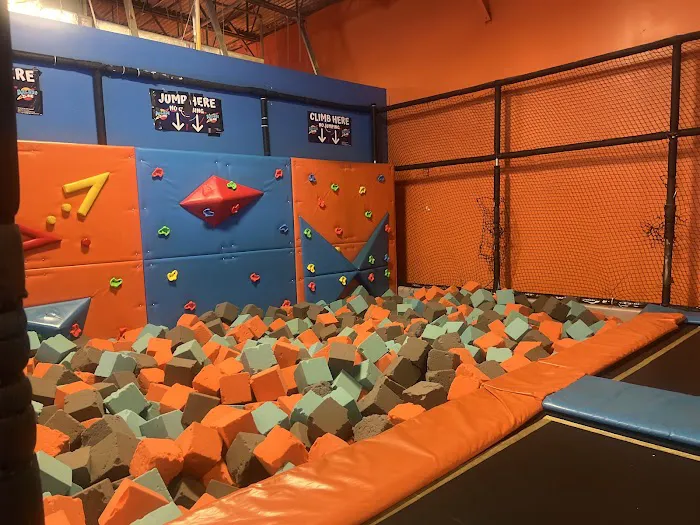 Arcade Zone Fun Park Picture 6