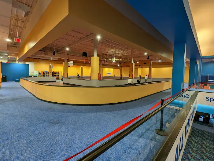Round1 Bowling & Arcade Pembroke Lakes Mall Picture 3