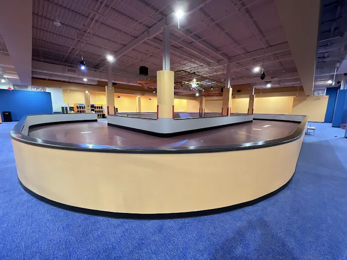 Round1 Bowling & Arcade Pembroke Lakes Mall Picture 4