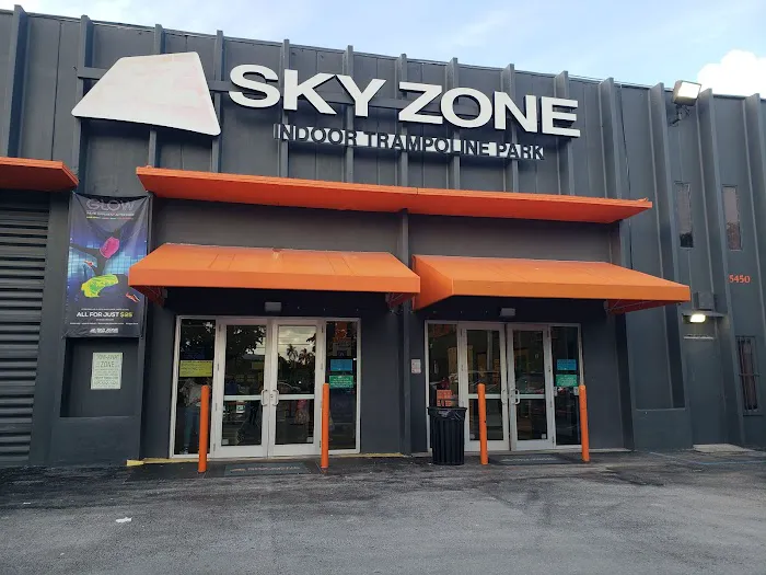 Sky Zone Trampoline Park Picture 6