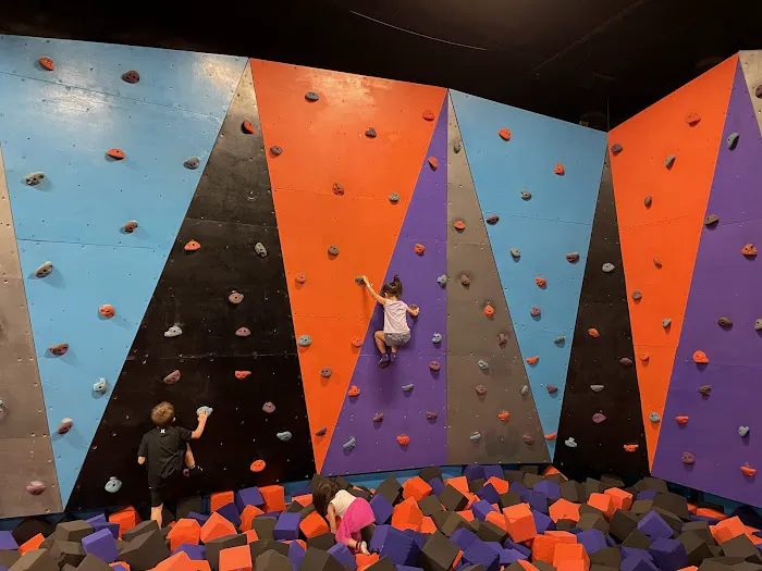 Altitude Trampoline Park Spring-Klein Picture 4
