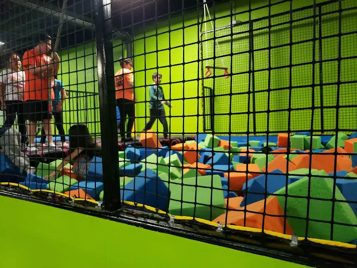 Jumping World Picture 2