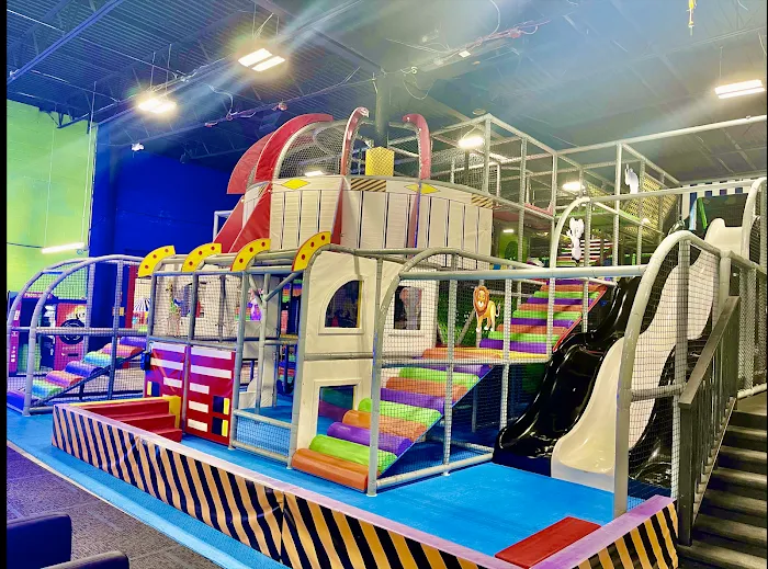 Funcity Trampoline Park Seekonk, MA Picture 4