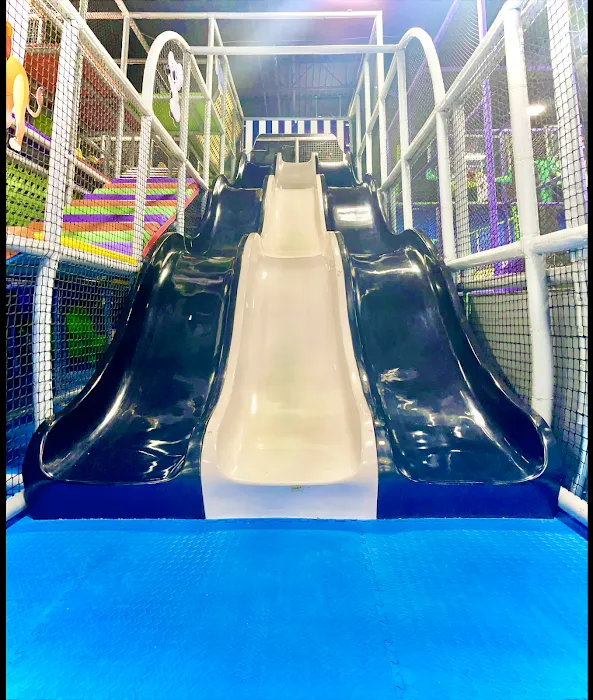 Funcity Trampoline Park Seekonk, MA Picture 8