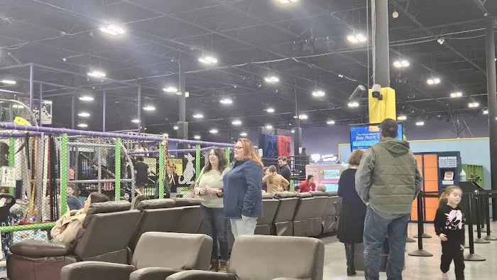 Funcity Trampoline Park Seekonk, MA Picture 10