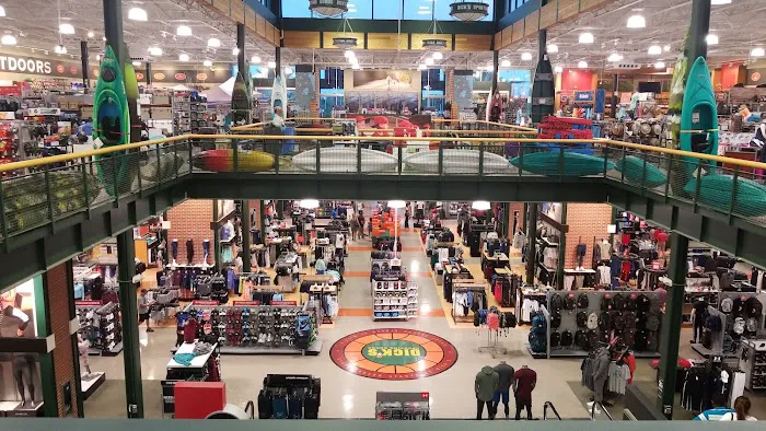 DICK'S Sporting Goods Picture 1